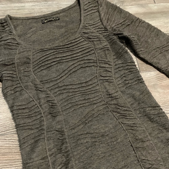 Gray tunic from Qed London. Size small. - Picture 2 of 4